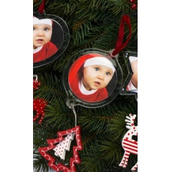 Vánoční ozdoba rámeček kroužek se stromečkem 6,3cm